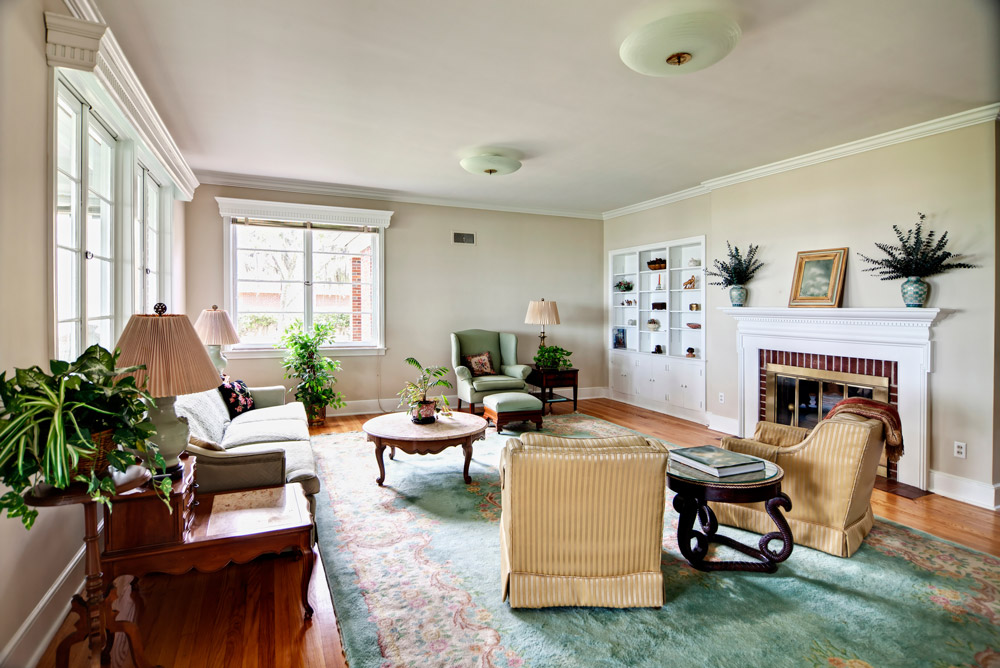 Interior Design Styles: Traditional Interior design styles: a traditional living room