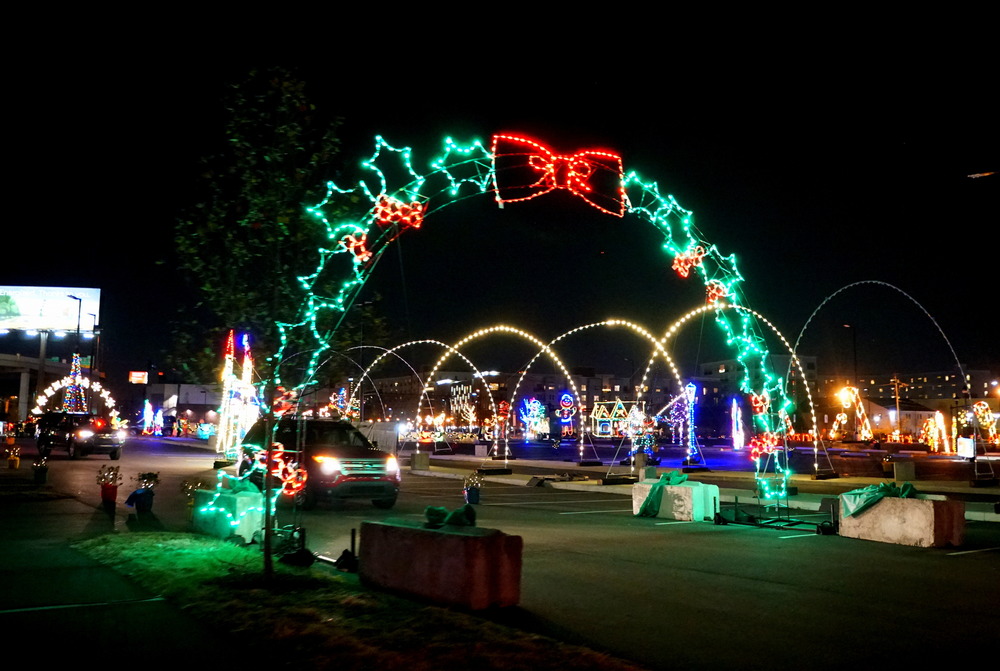 Christmas lights in Drive through light show