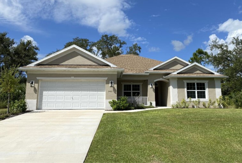 New Construction Home for Sale in North Port, FL front view of a new construction home from deltona in North Port, Florida